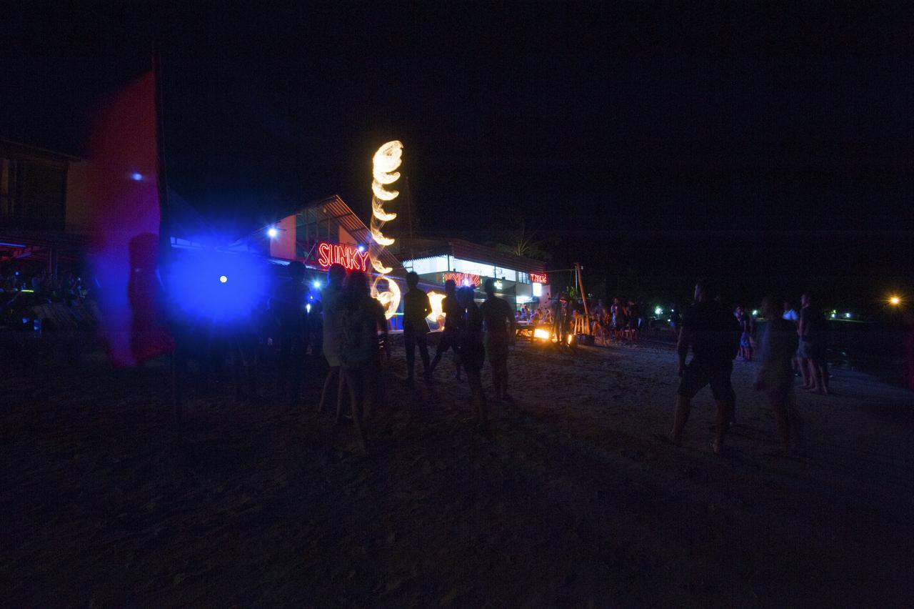 Twin Palms Hostel Phi Phi Екстериор снимка